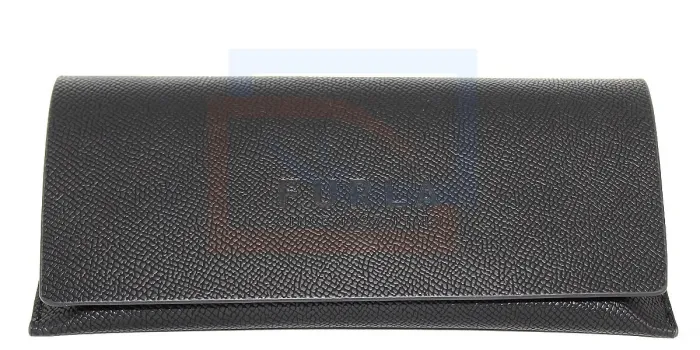 Furla SFU593V te protegerá mientras luces elegante