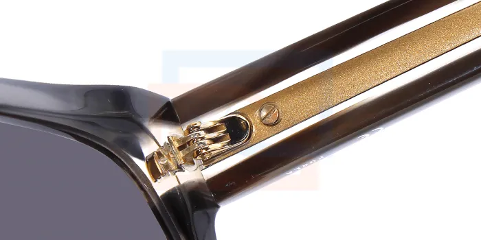 Furla SFU593V te protegerá mientras luces elegante