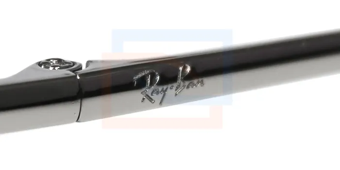 Los lentes Ray-Ban RB6450 es una montura óptica fina