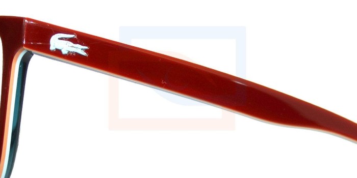 Lacoste L2776 tiene un diseño conservador y colorido