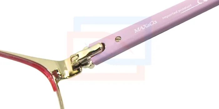 Max & Co. 230