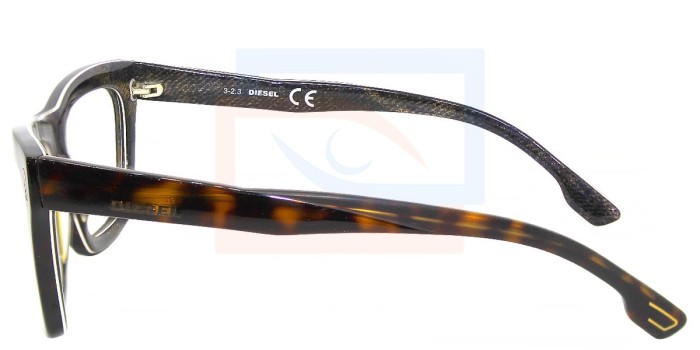 Los lentes Diesel DL5044 crean sus propias reglas