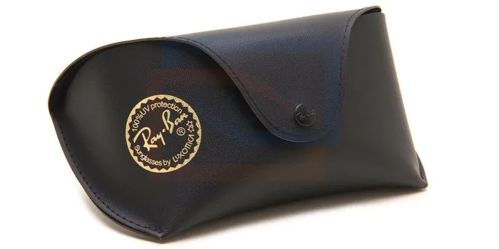 Ray-Ban RB3183 tiene una forma rectangular y deportiva
