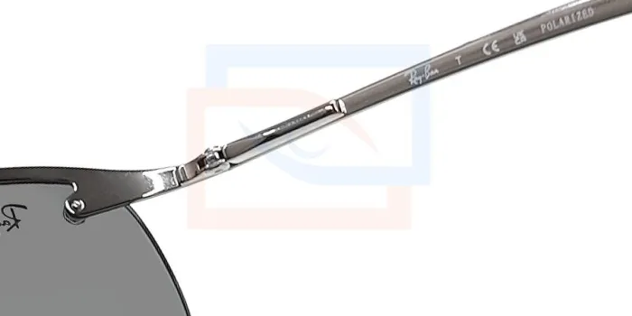 Ray-Ban RB3183 tiene una forma rectangular y deportiva