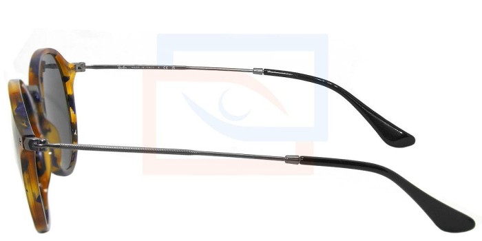 Usar los Ray-Ban Round Fleck es como llevar una obra artística
